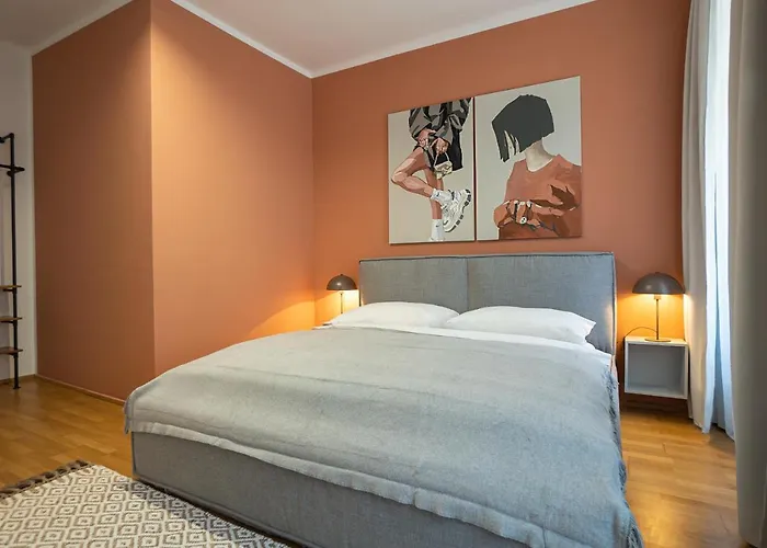 Stylish With A King Bed *